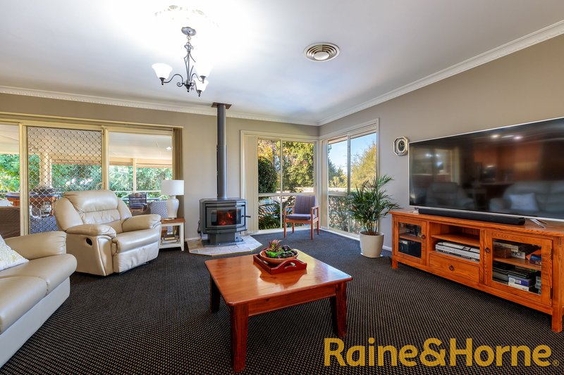 Photo - 27 Englewood Avenue, Dubbo NSW 2830 - Image 7