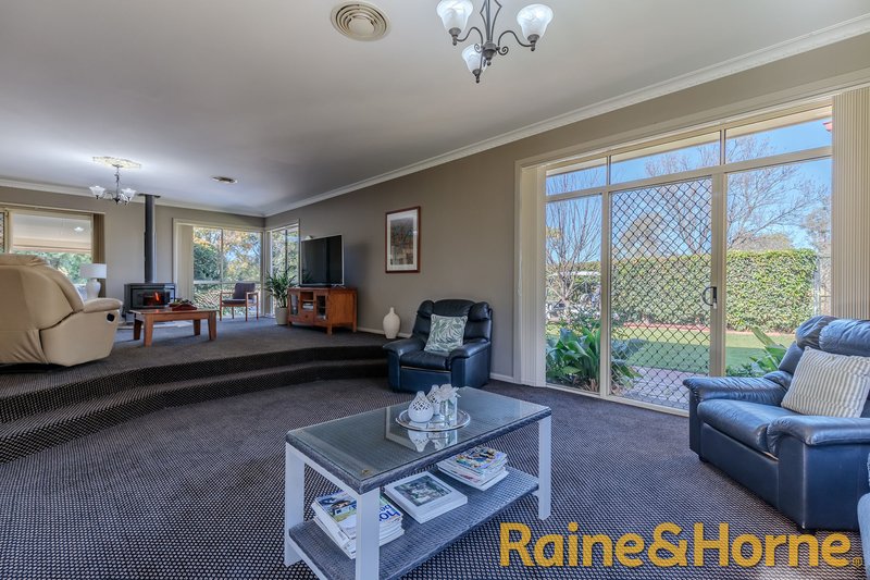 Photo - 27 Englewood Avenue, Dubbo NSW 2830 - Image 8