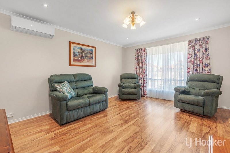 Photo - 27 Enmore Drive, Craigmore SA 5114 - Image 8