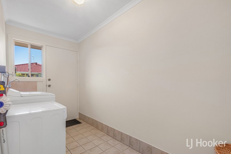 Photo - 27 Enmore Drive, Craigmore SA 5114 - Image 14