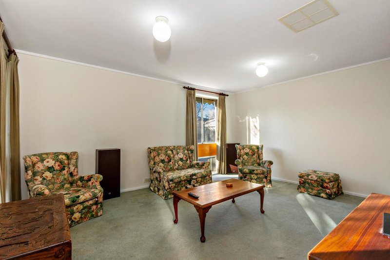 Photo - 27 Eppalock Street, Duffy ACT 2611 - Image 3