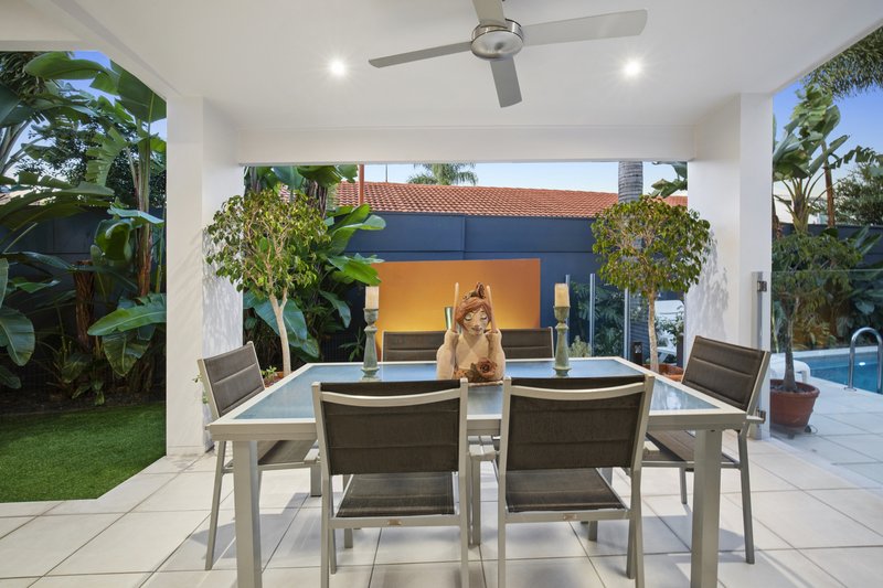 Photo - 2/7 Esther Place, Surfers Paradise QLD 4217 - Image 19