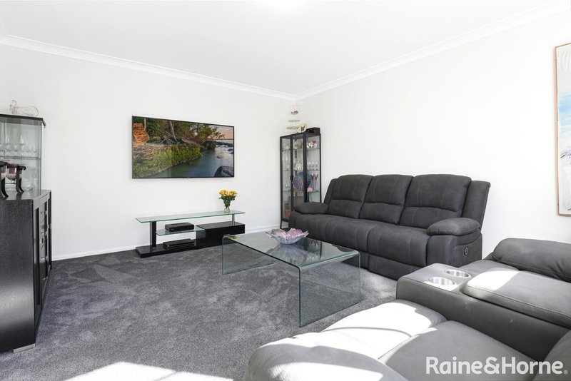 Photo - 27 Eucumbene Avenue, Flinders NSW 2529 - Image 9