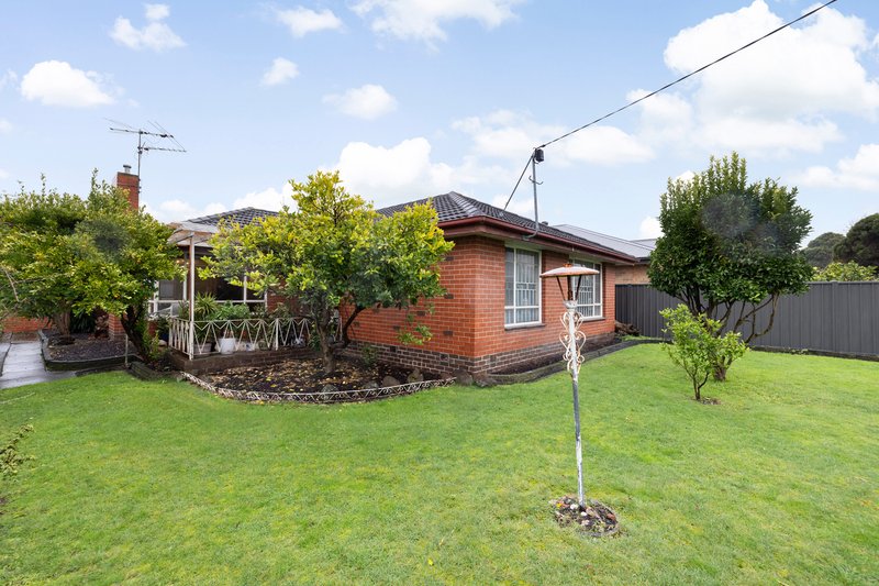 Photo - 27 Eunice Drive, Cheltenham VIC 3192 - Image 1