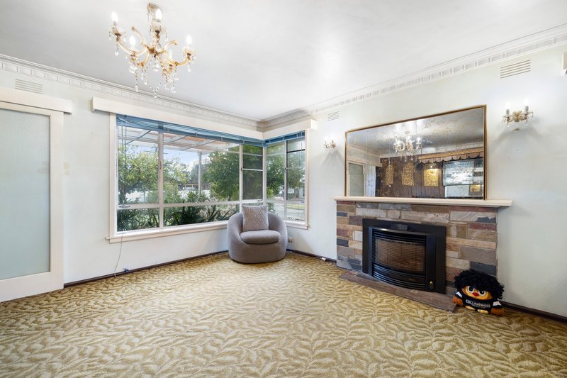 Photo - 27 Eunice Drive, Cheltenham VIC 3192 - Image 3