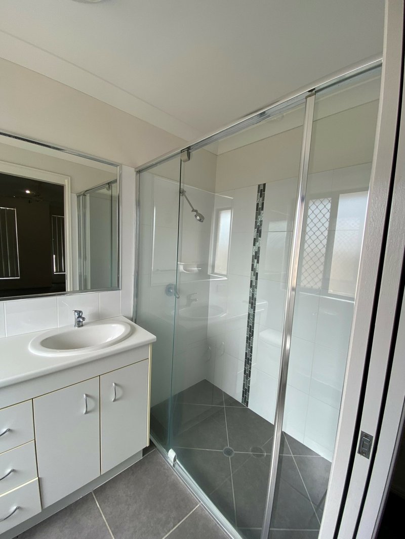 Photo - 27 Everingham Avenue, Roma QLD 4455 - Image 5