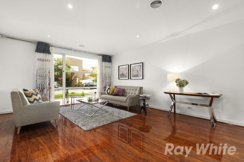 Photo - 27 Exhibition Drive, Mulgrave VIC 3170 - Image 6