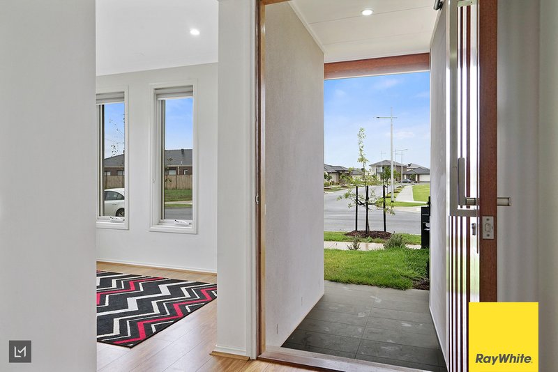 Photo - 27 Ferguson Drive, Tarneit VIC 3029 - Image 3