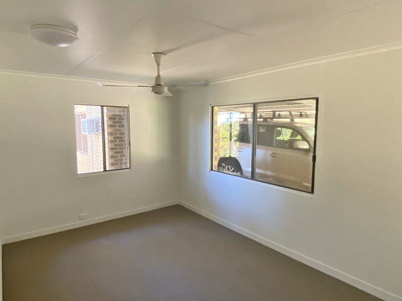 Photo - 27 Ferne Road, Kingaroy QLD 4610 - Image 7