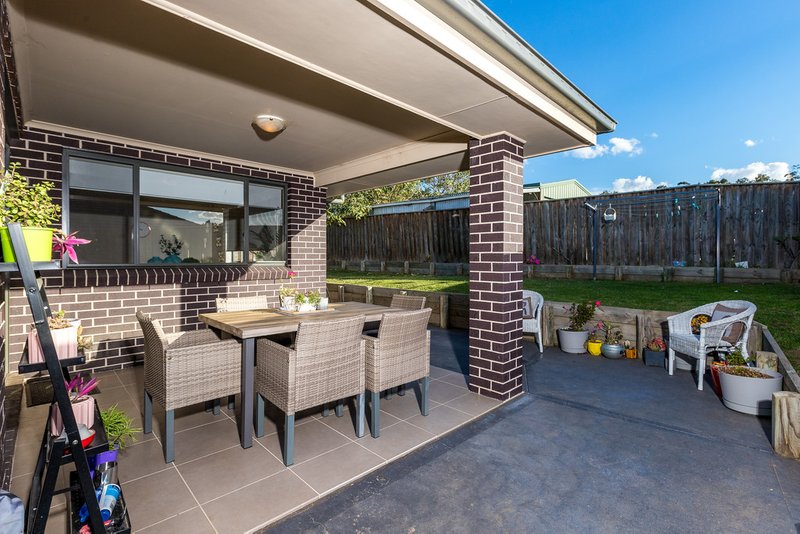 Photo - 27 Finch Crescent, Aberglasslyn NSW 2320 - Image 8