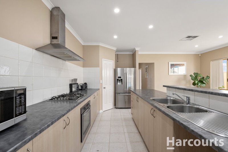 Photo - 27 Finsbury Drive, Thornlie WA 6108 - Image 8