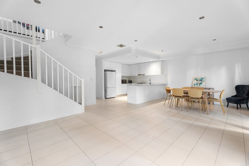 Photo - 27 Firetail Circuit, Cranebrook NSW 2749 - Image 6