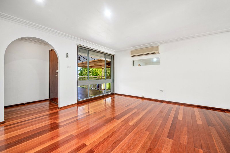 Photo - 27 Firth Avenue, Green Valley NSW 2168 - Image 9