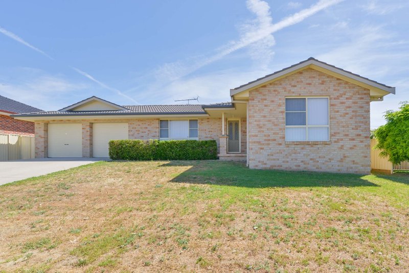 27 Fishermans Place, Tamworth NSW 2340