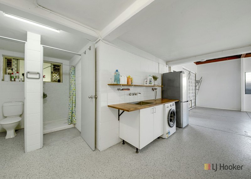 Photo - 27 Fletcher Street, West Gladstone QLD 4680 - Image 14