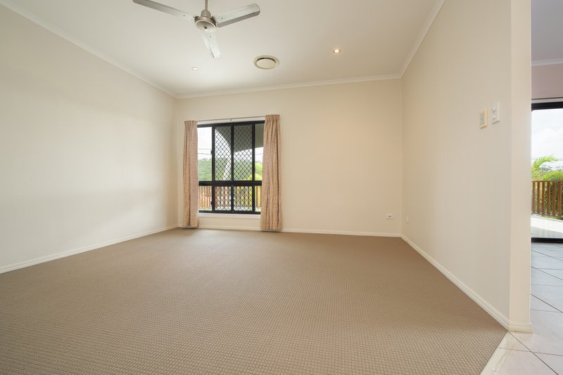 Photo - 27 Flounder Crescent, Toolooa QLD 4680 - Image 5