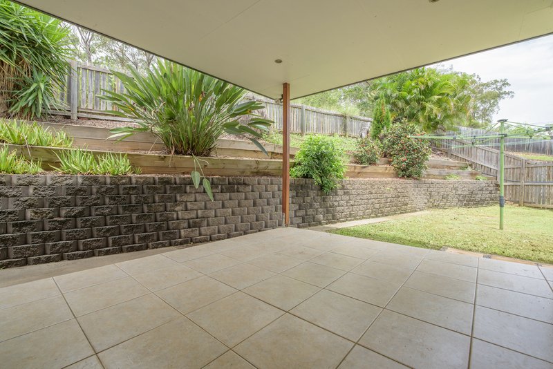 Photo - 27 Flounder Crescent, Toolooa QLD 4680 - Image 18