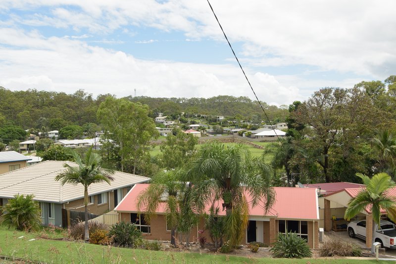 Photo - 27 Flounder Crescent, Toolooa QLD 4680 - Image 24