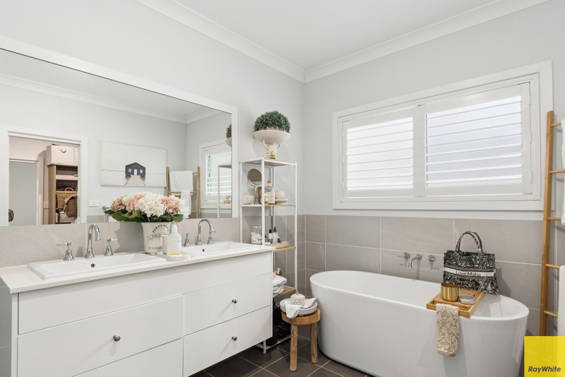 Photo - 27 Fords Road, Thirroul NSW 2515 - Image 7