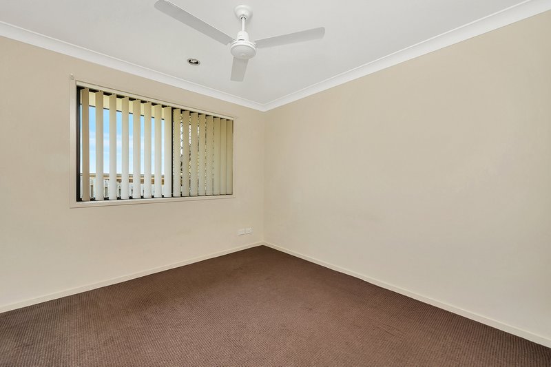 Photo - 27 Fortescue Street, Pacific Pines QLD 4211 - Image 10