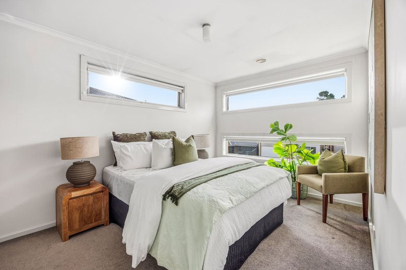 Photo - 27 Fraser Street, Mount Pleasant VIC 3350 - Image 2