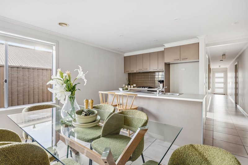 Photo - 27 Fraser Street, Mount Pleasant VIC 3350 - Image 5