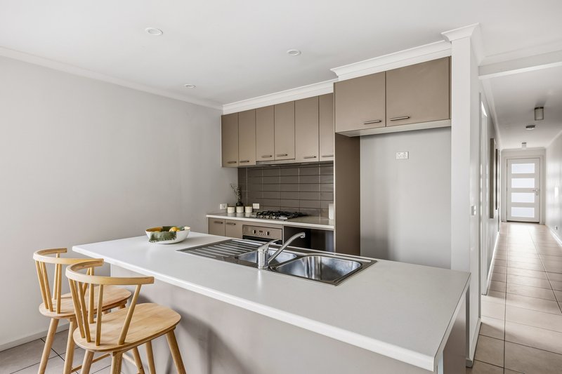 Photo - 27 Fraser Street, Mount Pleasant VIC 3350 - Image 6