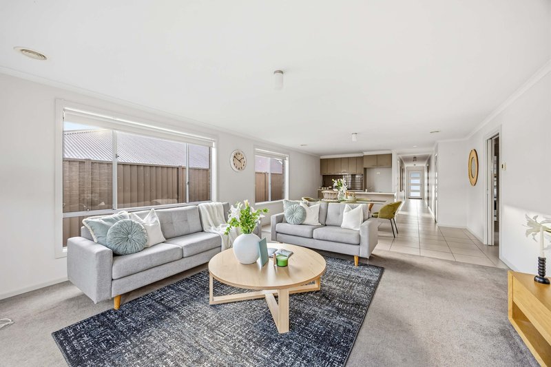 Photo - 27 Fraser Street, Mount Pleasant VIC 3350 - Image 12