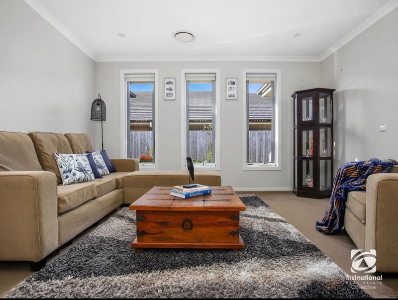 Photo - 27 Furlong Drive, Currans Hill NSW 2567 - Image 5