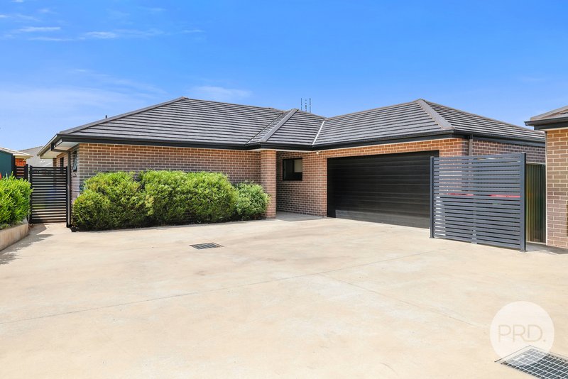 Photo - 2/7 Gabriella Way, Tamworth NSW 2340 - Image 2