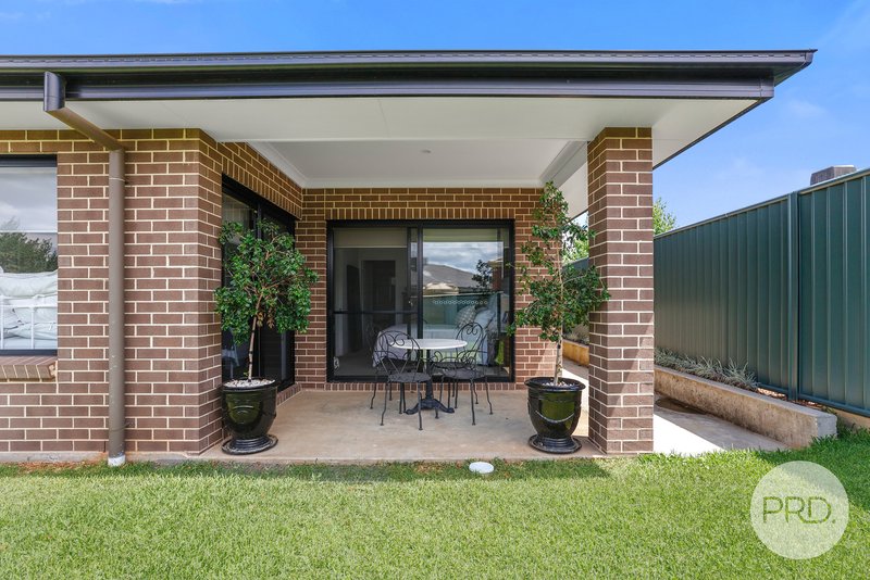 Photo - 2/7 Gabriella Way, Tamworth NSW 2340 - Image 16