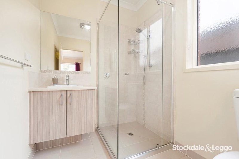 Photo - 27 Gateshead Street, Craigieburn VIC 3064 - Image 3