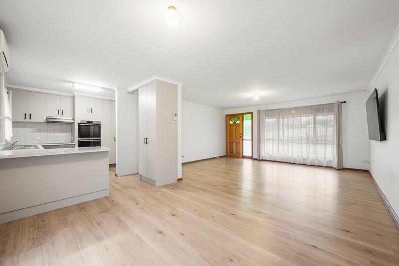 Photo - 27 Genoa Street, Mount Gambier SA 5290 - Image 4