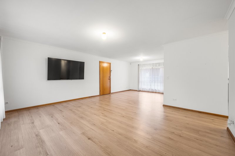 Photo - 27 Genoa Street, Mount Gambier SA 5290 - Image 5
