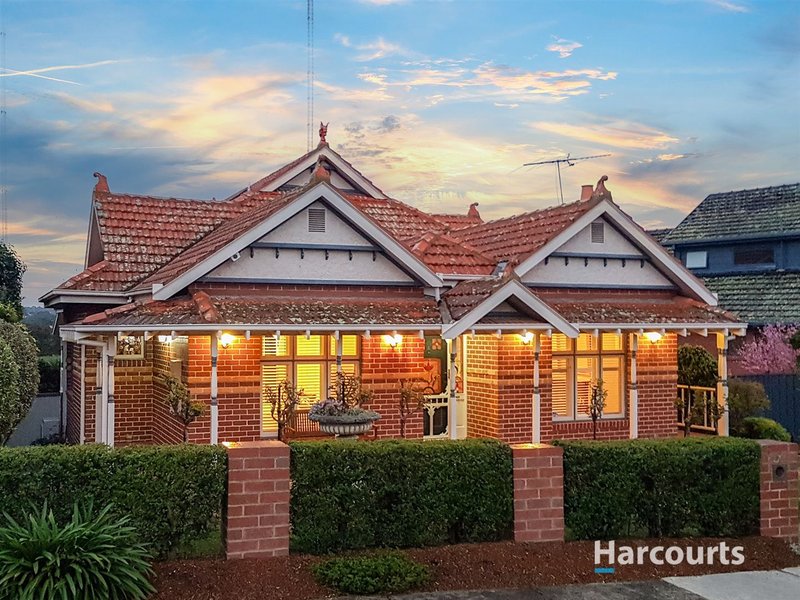 Photo - 27 George Knox Drive, Rowville VIC 3178 - Image 2