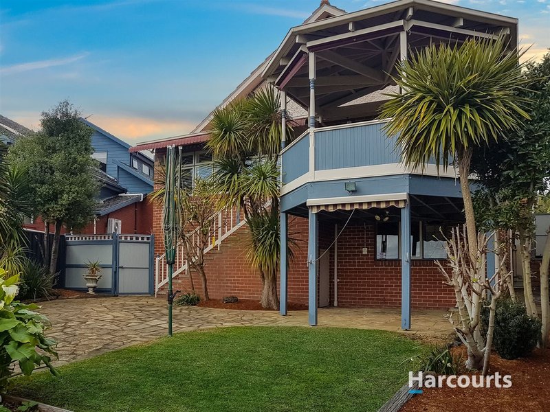 Photo - 27 George Knox Drive, Rowville VIC 3178 - Image 13