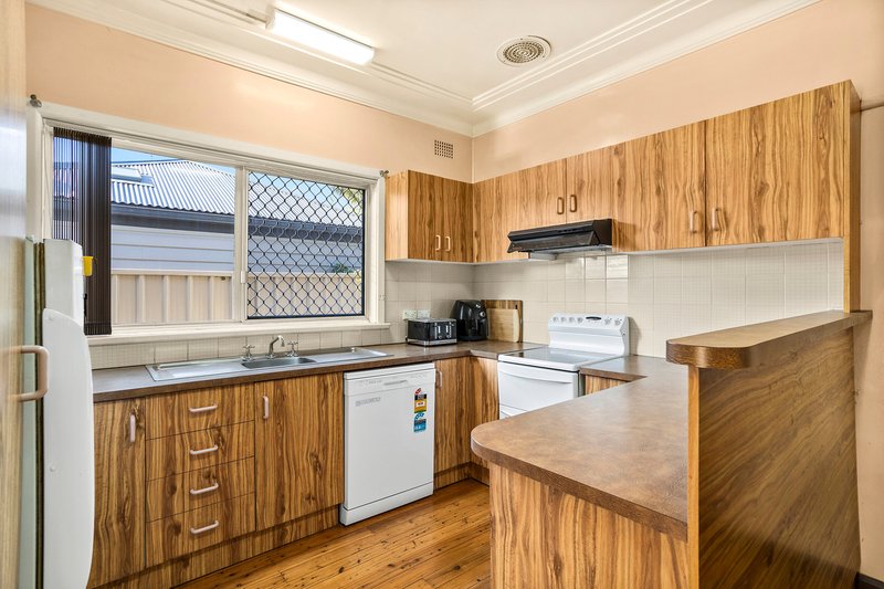 Photo - 27 George Street, Warilla NSW 2528 - Image 4