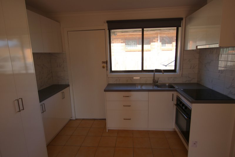Photo - 2/7 Gertrude Street, St Albans VIC 3021 - Image 4