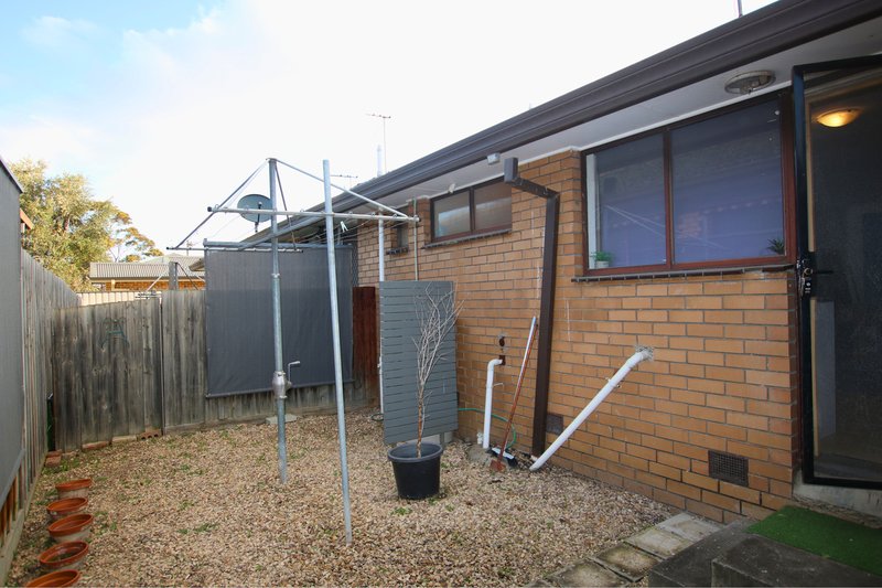 Photo - 2/7 Gertrude Street, St Albans VIC 3021 - Image 9