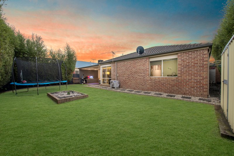 Photo - 27 Gillian Place, Pakenham VIC 3810 - Image 10