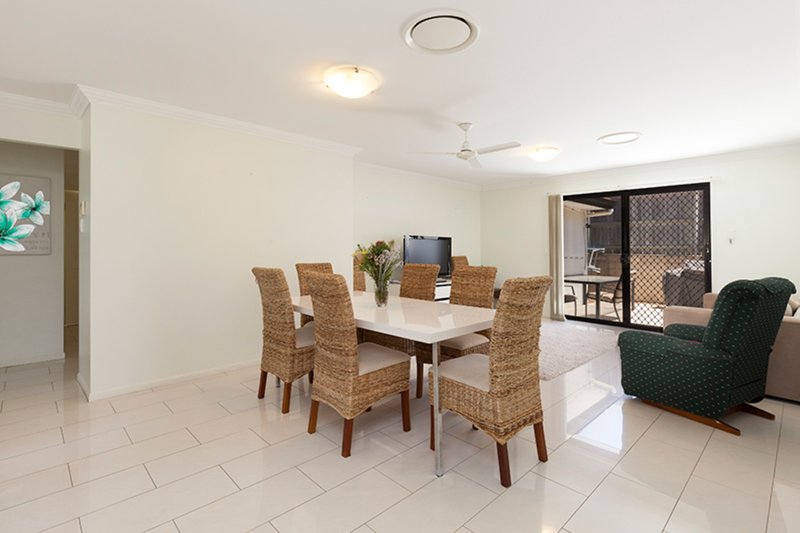 Photo - 27 Giordano Place, Belmont QLD 4153 - Image 2