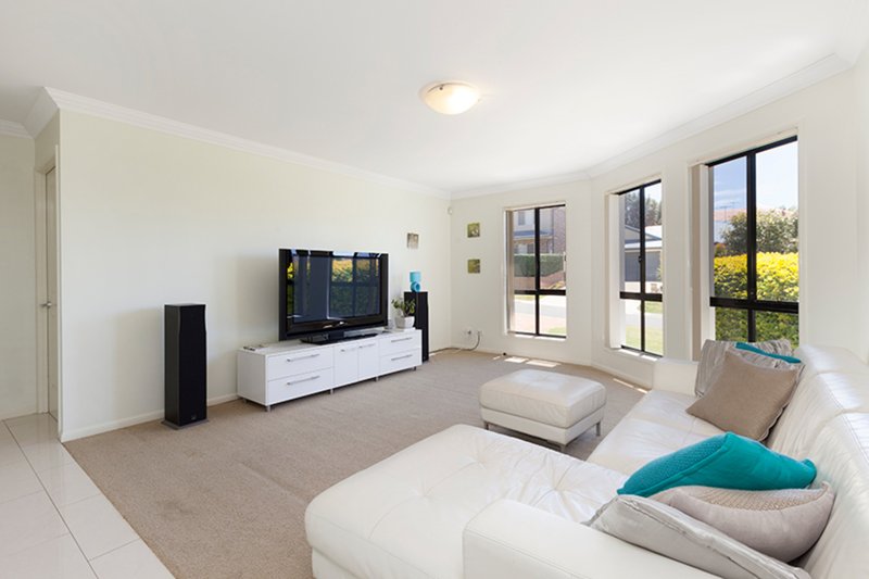 Photo - 27 Giordano Place, Belmont QLD 4153 - Image 4