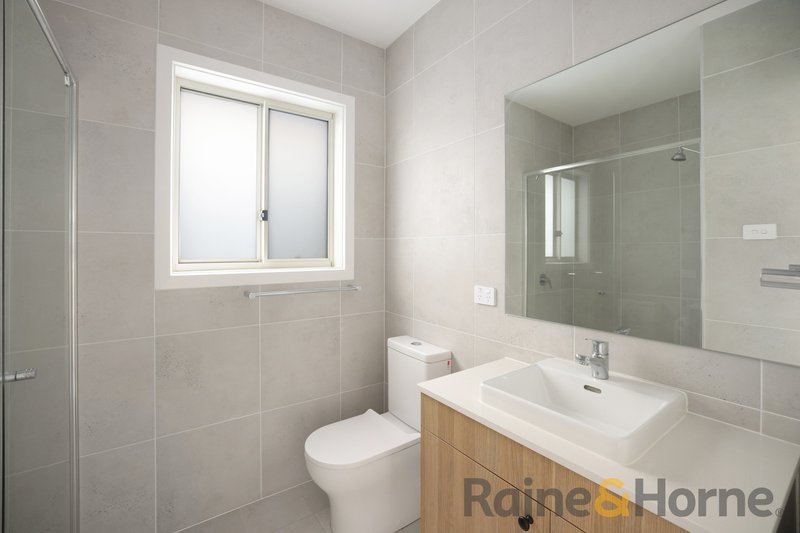 Photo - 27 Giovanni Street, Oran Park NSW 2570 - Image 7