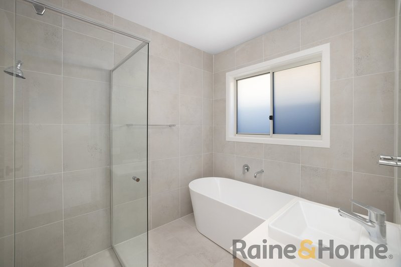 Photo - 27 Giovanni Street, Oran Park NSW 2570 - Image 8