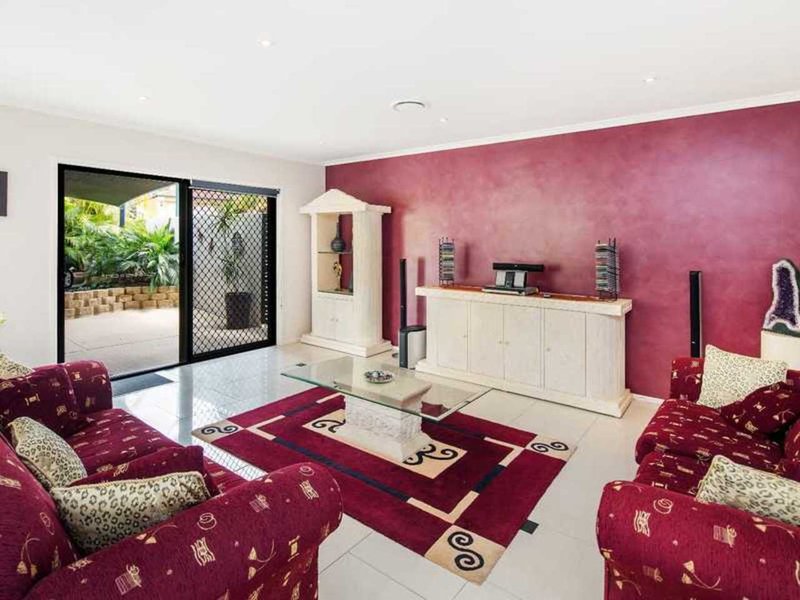 Photo - 27 Glastonbury Drive, Mudgeeraba QLD 4213 - Image 6