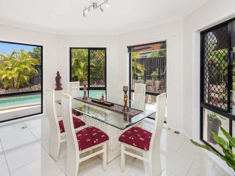 Photo - 27 Glastonbury Drive, Mudgeeraba QLD 4213 - Image 11