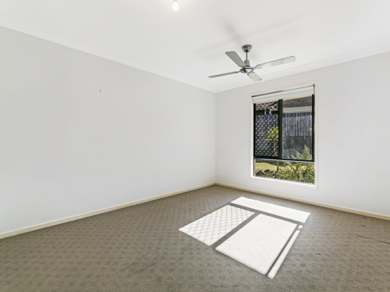 Photo - 27 Glauca Street, Burleigh Heads QLD 4220 - Image 9