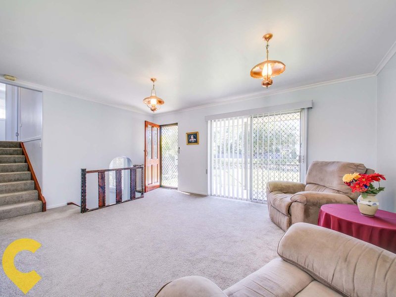 Photo - 27 Glenwood Drive, Morayfield QLD 4506 - Image 3