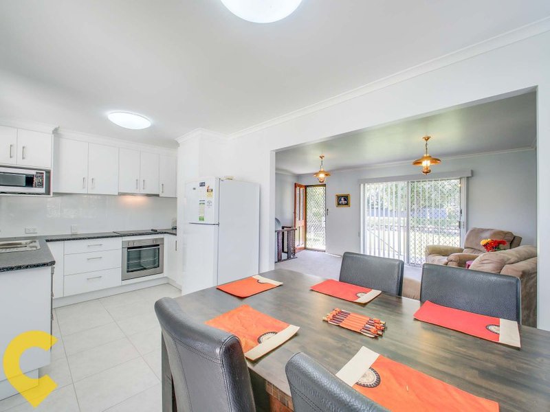 Photo - 27 Glenwood Drive, Morayfield QLD 4506 - Image 6