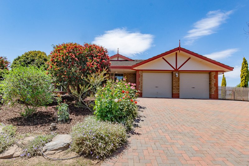 Photo - 27 Gollan Avenue, Strathalbyn SA 5255 - Image 2